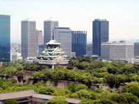 大阪城(上町台地北端)
